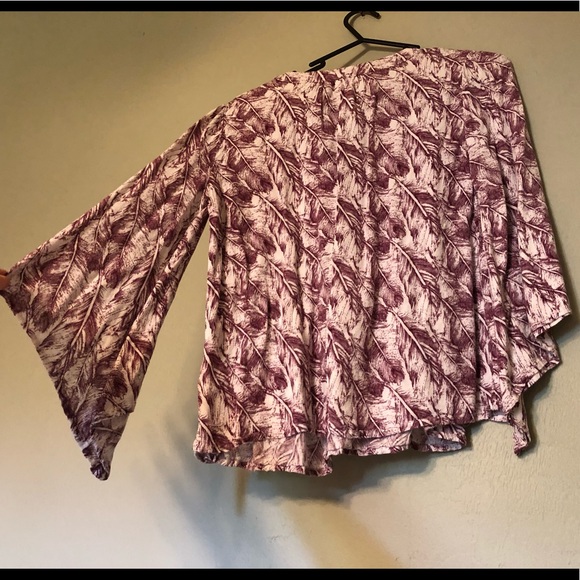 Boho Chic Feather Pattern Blouse w/ Bell Sleeves - Picture 7 of 7